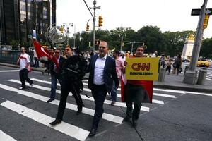 Crni vijenac položen ispred zgrade CNN-a zbog izvještaja iz Turske