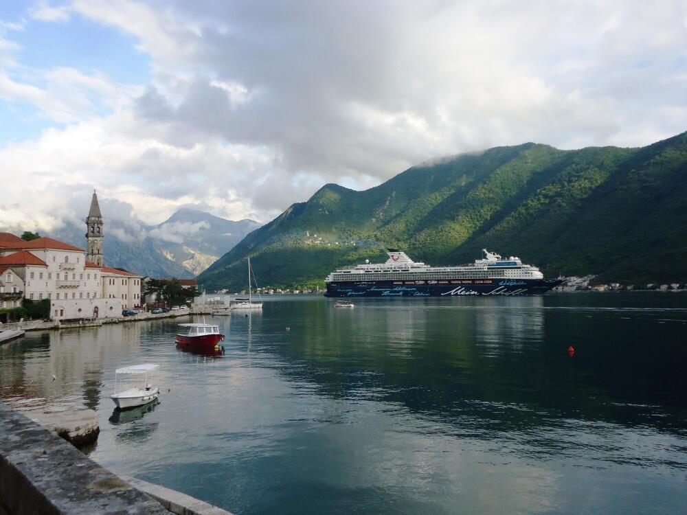 Kruzer, Perast