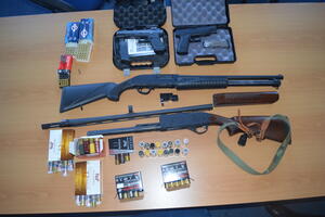 Na Cetinju oduzete dvije puške, pištolji, municija...