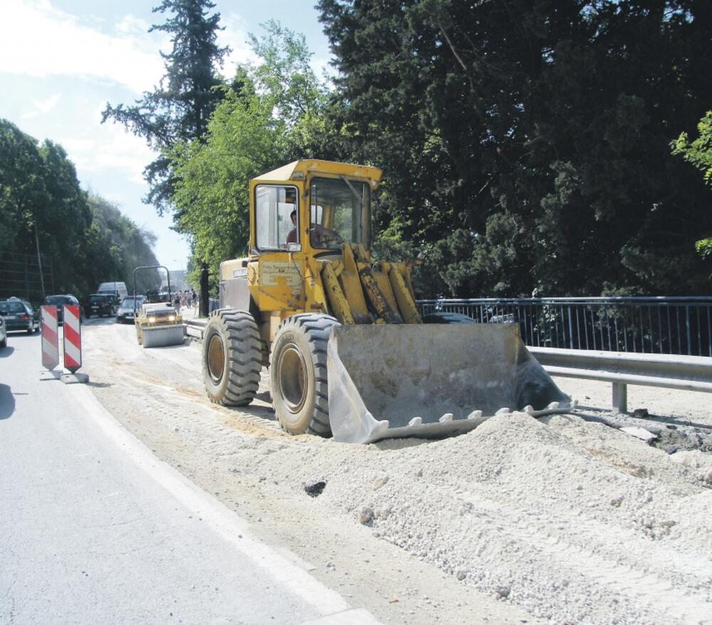 Budva gužva bager