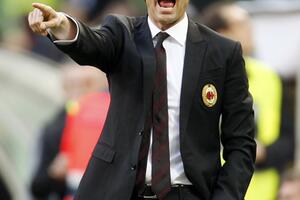 Milan negirao prelazak trenera Alegrija u Romu