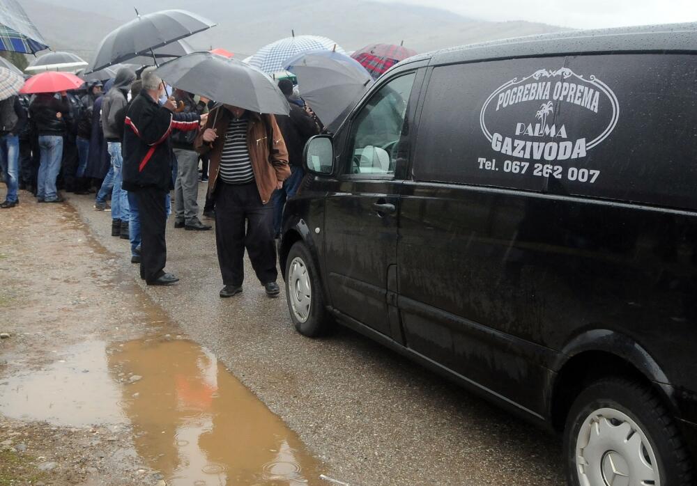 Dinoša groblje protest