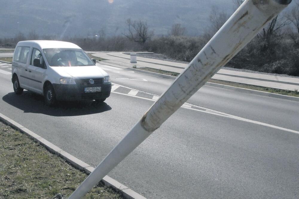 oštećeni znak, Mareza, Foto: Vesko Belojević