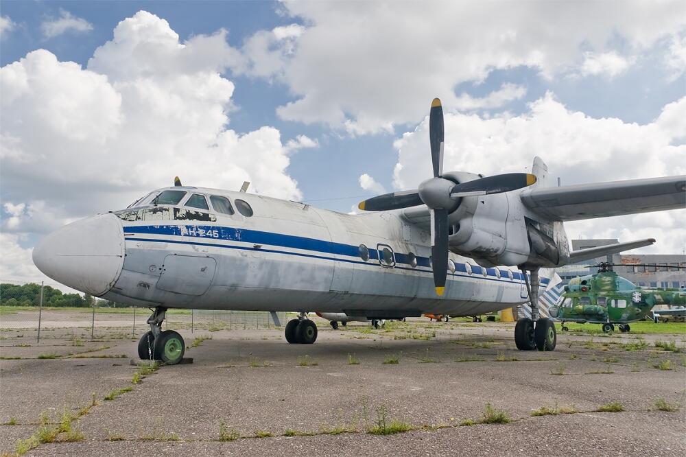 Antonov AN 24, Foto: Wikipedia