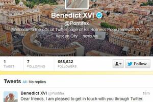 Papa ispunio obećanje i objavio prvi "tvit"