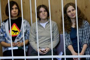 Medvedev: Članicama Pusi Rajota nije mjesto u zatvoru