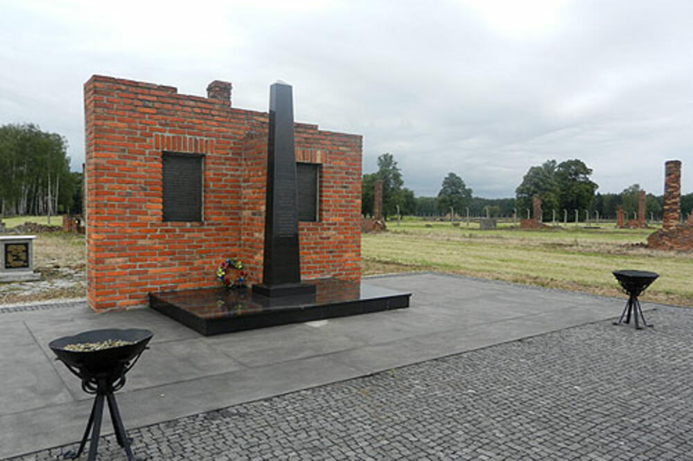 Spomenik romskim žrtvama nacizma, Birkenau, Foto: Adrianahelbig.com