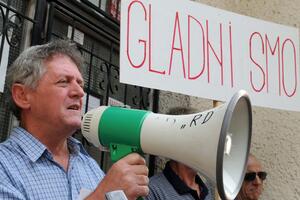 Bivši radnici "Radoja Dakića" nastavili danonoćne proteste