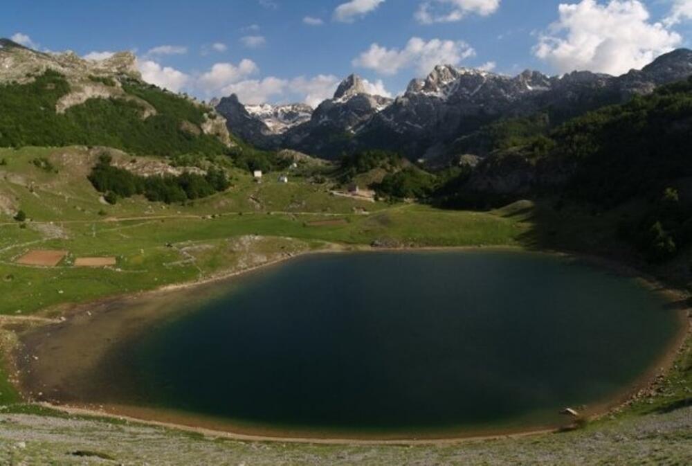 Bukumirsko jezero