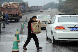 Kina: Pijani vozač dva puta pregazio iste ljude