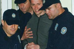 Bušković bacio telefon prije privođenja "jer ništa nije valjao"