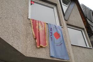 Na prozoru SDP Žabljak pocijepana crnogorska zastava