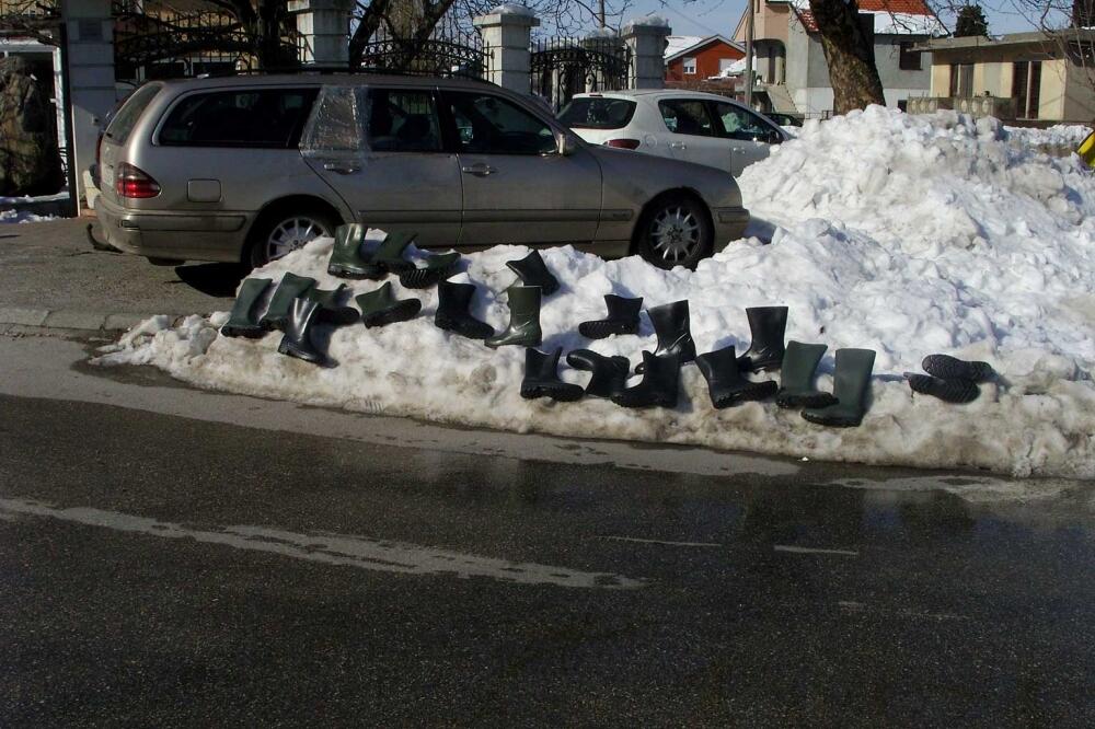 ćizme, snijeg, Podgorica, Foto: Haris Šabotić