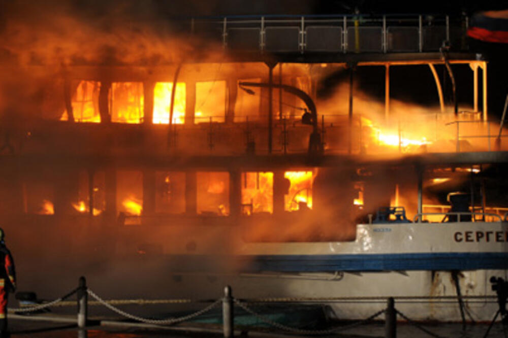 brod Albanija požar, Foto: Shekulli.com.al