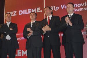 Ambasada SAD o izborima 2008: Vujanović traži glasače preko Milove...