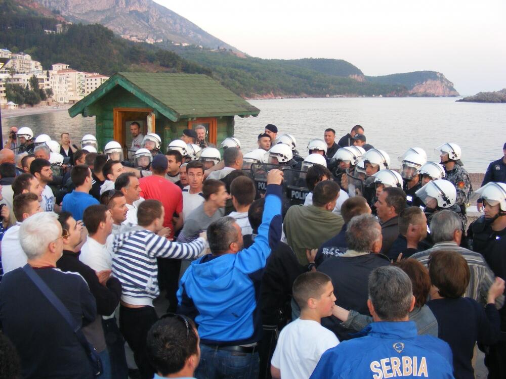 Sveti Stefan, crkva