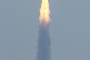 Indija lansirala raketu sa tri satelita