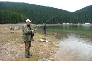 U petak počinje sezona ribolova na Crnom jezeru