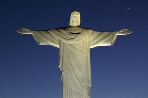 Statua Hrista u Rio de Žaneiru od danas u šarenim bojama