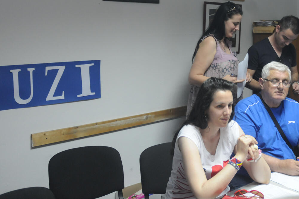 Štab DPS-a nakon izbora u Tuzima (arhivski snimak)-, Foto: Vijesti