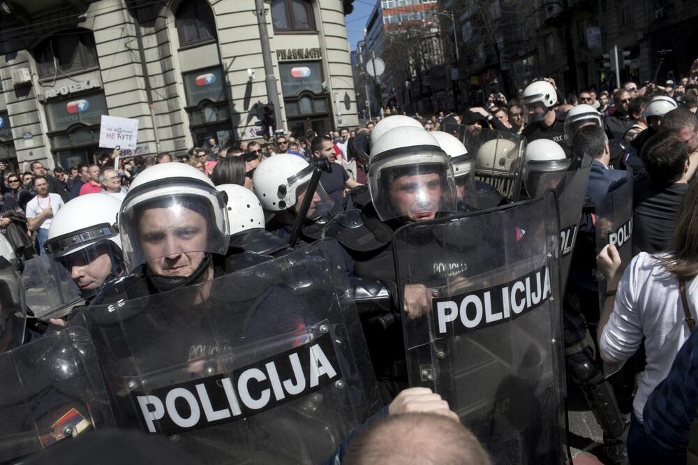 Sa protesta u Beogradu, Foto: Marko Drobnjakovic/AP