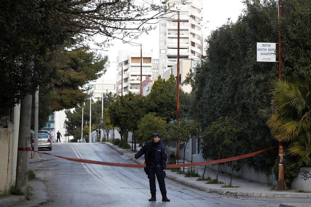 Forenzičari izašli na lice mjesta, Foto: Thanassis Stavrakis/AP