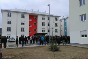 Berane: Uručeni ključevi stanarima četiri nove zgrade za izbjeglice