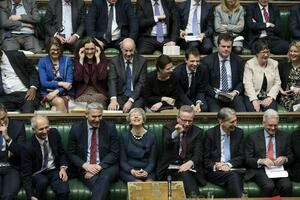 Britanski parlament odbacio svih osam alternativnih predloga u...