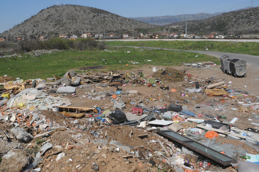 Smeće na Duklji (arhiva), Foto: Vesko Belojević