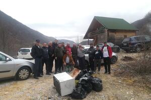 Aktivisti i mještani u akciji čišćenja Bukovice