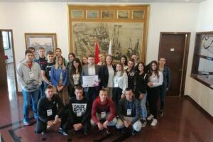 Vrijedni volonteri Unije sredjoškolaca: Za đačke parlamente...