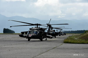 Ministarstvo odbrane: Američki helikopteri napunili gorivo u...