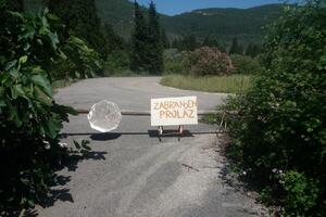Obezbjeđenje i znak STOP: Šta država čuva u Valdanosu?