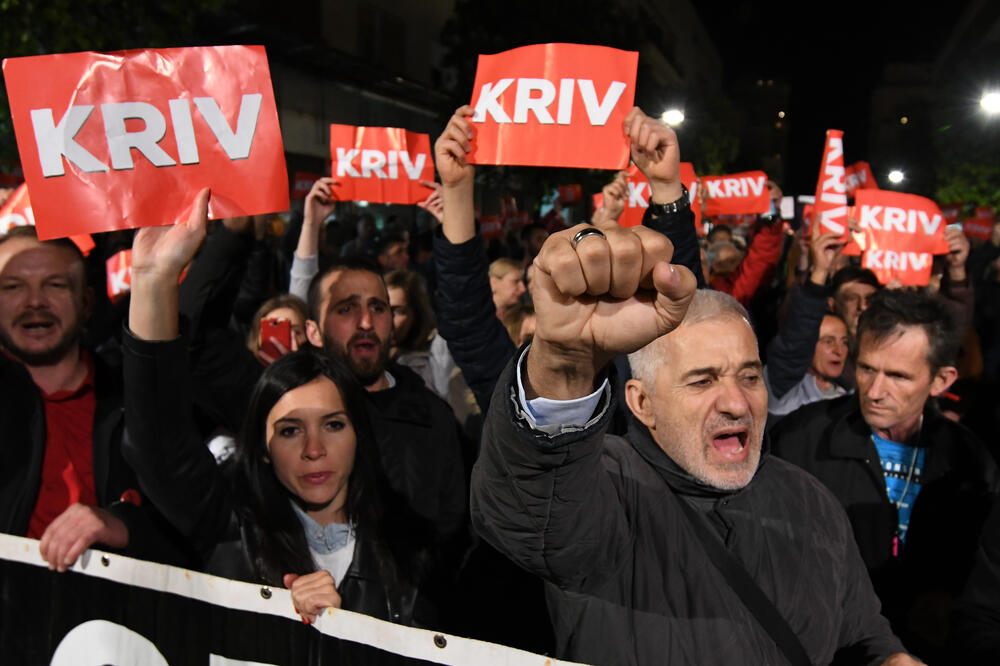 Pokret “Odupri se” u fazi prestrojavanja: Sa građanskih protesta, Foto: Savo Prelević