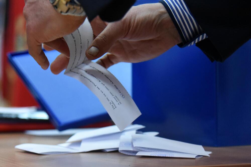 U DIK-u, makar na papiru, glavnu riječ više neće voditi partijski ljudi, Foto: Boris Pejović