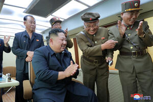 Kim Džong Un nadgledao probu novog oružja