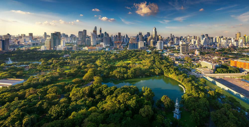 Glavni grad Tajlanda, Bangkok, na prvom je mjestu najposjećenijih gradova na svijetu, ispred Pariza i Londona, prema rezultatima jednog istraživanja.Bangkok je najposjećeniji grad na svijetu četvrtu godinu zaredom s 22,8 miliona posjetilaca.