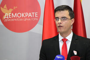 Šaranović dolazi na sastanak SDP-a i opozicije