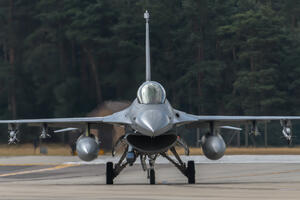 Njemačka: F-16 se srušio na nenaseljeno područje, pilot...