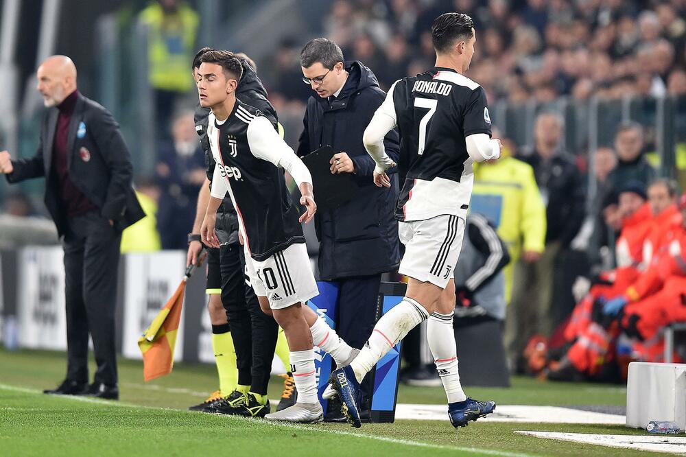 Ronaldo izlazi, Dibala ulazi na teren, Foto: ANSA