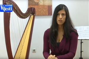Kankaraš: Vrijedna harfa propada, Muzički centar se ponaša kao da...