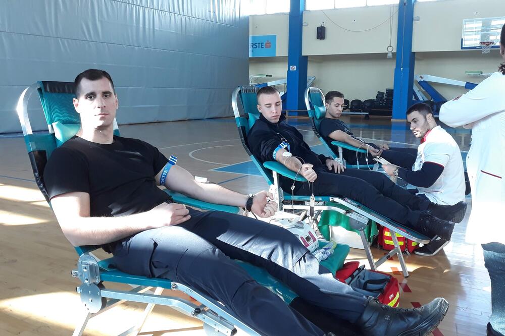 U akciji učestvovalo više od 20 davalaca krvi, Foto: Zavod za transfuciju krvi