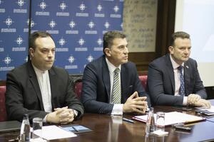 Pejanović: Mladi moraju biti zaštićeni od zloupotreba na internetu