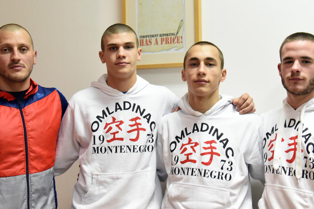 Raković sa vođama ekipe Omladinca - Boškovićem, Dulovićem i Hodžićem, Foto: Boris Pejović