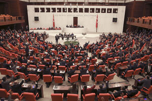 Turski parlament odobrio slanje vojnika u Libiju