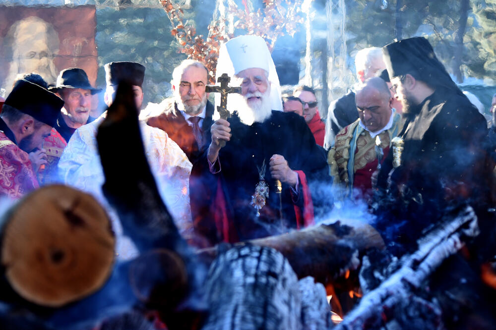 Nalaganje badnjaka CPC, Foto: Luka Zeković