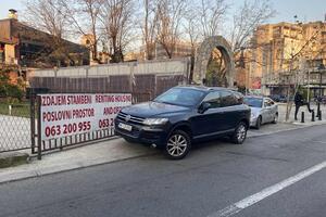 URA Nikšić: Bahati i nekulturni Grbović opet parkira nepropisno,...