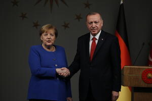 Erdogan i Merkel pozvali na trajno primirje u Libiji