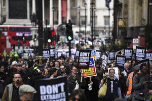 FOTO Pogledajte kako je bilo na skupu podrške Asanžu u Londonu