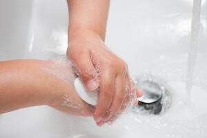 Štilet: Nakon pranja ruku koristiti kremu kako bi se zaštitila koža